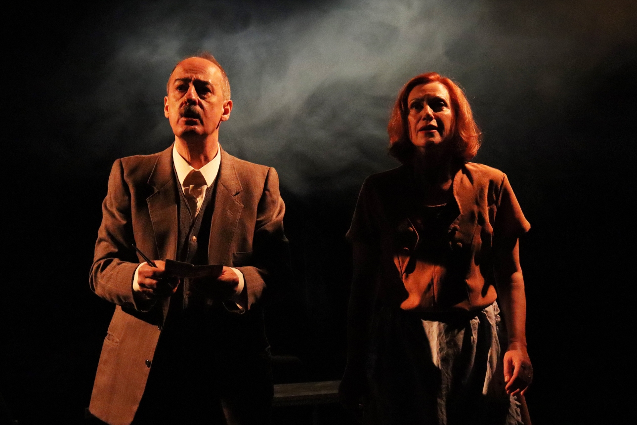 O KA8ENAS PE8AINEI MONOS TOY PHOTO 10