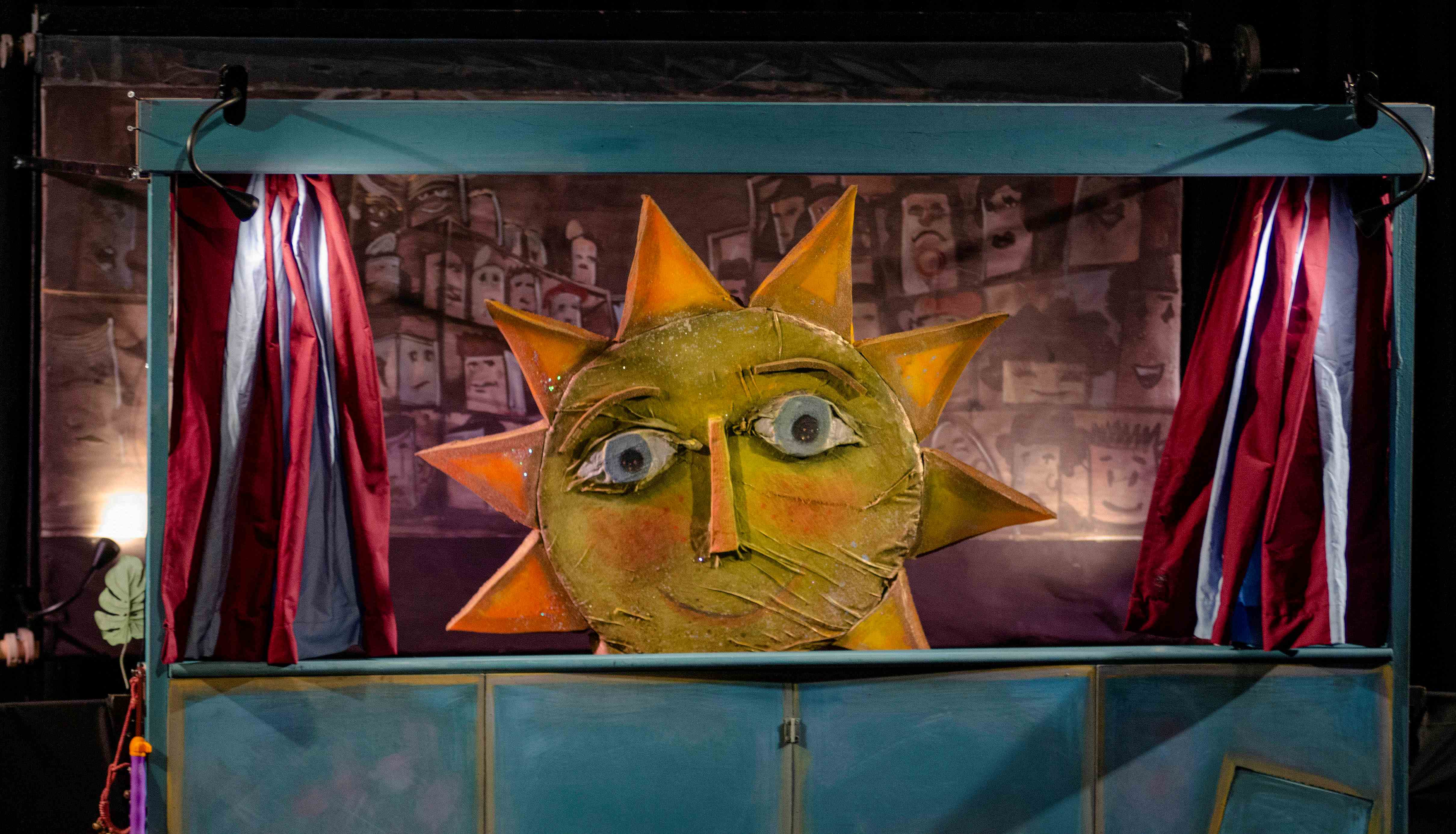 Ντενεκεδουπολη της Ευγενιας Φακινου Θεατρικη ομαδα Μικρος Νοτος