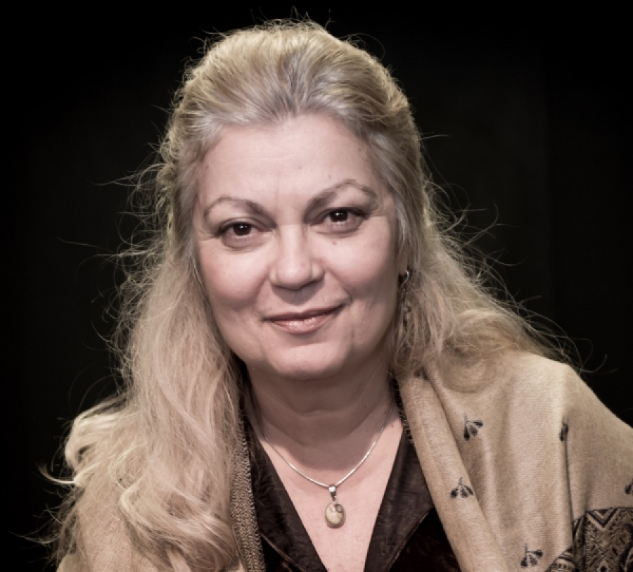 &Sigma;&upsilon;&nu;έ&nu;&tau;&epsilon;&upsilon;&xi;&eta; &tau;&eta;&sigmaf; &Chi;&rho;&upsilon;&sigma;ά&nu;&theta;&eta;&sigmaf; &Kappa;&omicron;&rho;&nu;&eta;&lambda;ί&omicron;&upsilon; &sigma;&tau;&omicron; &theta;&epsilon;&alpha;&tau;&rho;&omicron;.gr , &mu;&epsilon; &alpha;&phi;&omicron;&rho;&mu;ή &tau;&eta;&nu; &pi;&alpha;&rho;ά&sigma;&tau;&alpha;&sigma;&eta; &laquo;&Gamma;&kappa;ά&nu;&tau;&iota; &ndash; &Eta; &Delta;ύ&nu;&alpha;&mu;&eta; &tau;&eta;&sigmaf; &Psi;&upsilon;&chi;ή&sigmaf;&raquo; &sigma;&tau;&omicron;&nu; &pi;&omicron;&lambda;&upsilon;&chi;ώ&rho;&omicron; &pi;&omicron;&lambda;&iota;&tau;&iota;&sigma;&mu;&omicron;ύ &laquo;&Delta;&iota;έ&lambda;&epsilon;&upsilon;&sigma;&iota;&sigmaf;&raquo; .