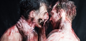 &Epsilon;ί&delta;&alpha;&mu;&epsilon; &tau;&omicron;&nu; &Alpha;&iota;&alpha;&upsilon;&tau;ό &tau;&omicron;&upsilon; &Delta;&eta;&mu;ή&tau;&rho;&eta; &Delta;&eta;&mu;&eta;&tau;&rho;&iota;ά&delta;&eta; &sigma;&tau;&omicron; &theta;έ&alpha;&tau;&rho;&omicron; &Sigma;&phi;&epsilon;&nu;&delta;ό&nu;&eta;