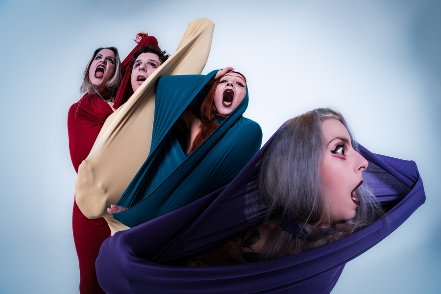 &Epsilon;ί&delta;&alpha;&mu;&epsilon; &tau;&eta;&nu; &pi;&alpha;&rho;ά&sigma;&tau;&alpha;&sigma;&eta; "&Kappa;&alpha;&tau;ά&sigma;&tau;&alpha;&sigma;&eta; &pi;&omicron;&lambda;&iota;&omicron;&rho;&kappa;ί&alpha;&sigmaf;" &tau;&omicron;&upsilon; &Alpha;&lambda;&mu;&pi;έ&rho; &Kappa;&alpha;&mu;ύ, &sigma;&epsilon; &sigma;&kappa;&eta;&nu;&omicron;&theta;&epsilon;&sigma;ί&alpha; Έ&lambda;&lambda;&eta;&sigmaf; &Mu;&epsilon;&rho;&kappa;&omicron;ύ&rho;&eta;,&alpha;&pi;ό &tau;&eta;&nu; &omicron;&mu;&alpha;&delta;&alpha; "&Tau;&rho;&epsilon;&lambda;ά &Chi;&rho;ώ&mu;&alpha;&tau;&alpha;"