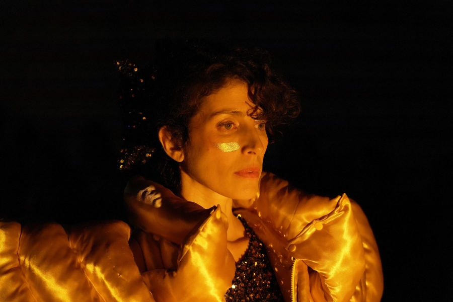 &Sigma;&upsilon;&nu;έ&nu;&tau;&epsilon;&upsilon;&xi;&eta; &tau;&eta;&sigmaf; &Rho;ό&zeta;&alpha;&sigmaf; &Pi;&rho;&omicron;&delta;&rho;ό&mu;&omicron;&upsilon; &mu;&epsilon; &alpha;&phi;&omicron;&rho;&mu;ή &tau;&eta;&nu; &pi;&alpha;&rho;ά&sigma;&tau;&alpha;&sigma;&eta; "Medea loading"