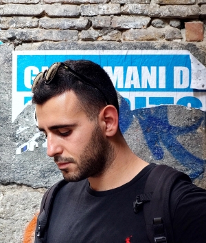 &Sigma;&upsilon;&nu;έ&nu;&tau;&epsilon;&upsilon;&xi;&eta; &tau;&omicron;&upsilon; &Mu;&iota;&chi;ά&lambda;&eta; &Mu;&alpha;&lambda;&alpha;&nu;&delta;&rho;ά&kappa;&eta;, &sigma;&tau;&omicron; &theta;&epsilon;&alpha;&tau;&rho;&omicron; gr.