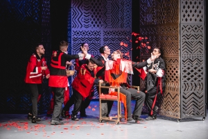 &Epsilon;ί&delta;&alpha;&mu;&epsilon; &tau;&eta;&nu; &pi;&alpha;&rho;ά&sigma;&tau;&alpha;&sigma;&eta; "&Eta; &Delta;&omega;&delta;έ&kappa;&alpha;&tau;&eta; &nu;ύ&chi;&tau;&alpha; ή Ό&tau;&iota; &theta;έ&lambda;&epsilon;&tau;&epsilon;" &sigma;&tau;&omicron; &theta;έ&alpha;&tau;&rho;&omicron; &Alpha;&kappa;ά&delta;&eta;&mu;&omicron;&sigmaf;.