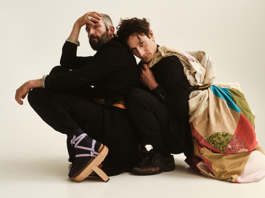 &Tau;&alpha; &Beta;&alpha;&tau;&rho;ά&chi;&iota;&alpha; &tau;&eta;&sigmaf; Έ&phi;&eta;&sigmaf; &Mu;&pi;ί&rho;&mu;&pi;&alpha; &mu;&epsilon; &tau;&omicron;&nu; Ά&rho;&eta; &Sigma;&epsilon;&rho;&beta;&epsilon;&tau;ά&lambda;&eta; &kappa;&alpha;&iota; &tau;&omicron;&nu; &Mu;&iota;&chi;ά&lambda;&eta; &Sigma;&alpha;&rho;ά&nu;&tau;&eta; "&kappa;&alpha;&tau;&alpha;&lambda;&alpha;&mu;&beta;ά&nu;&omicron;&upsilon;&nu;" &tau;&omicron; &Alpha;&rho;&chi;&alpha;ί&omicron; &Theta;έ&alpha;&tau;&rho;&omicron; &Epsilon;&pi;&iota;&delta;&alpha;ύ&rho;&omicron;&upsilon; &tau;&eta;&nu; &Pi;&alpha;&rho;&alpha;&sigma;&kappa;&epsilon;&upsilon;ή 28 &amp; &tau;&omicron; &Sigma;ά&beta;&beta;&alpha;&tau;&omicron; 29 &Iota;&omicron;&upsilon;&lambda;ί&omicron;&upsilon;