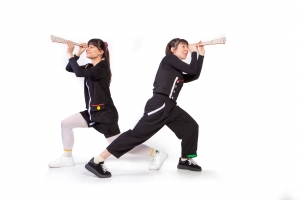 "&Omicron;&iota; &kappa;&alpha;&lambda;&omicron;ί &kappa;&alpha;&iota; &omicron;&iota; &kappa;&alpha;&kappa;&omicron;ί &pi;&epsilon;&iota;&rho;&alpha;&tau;έ&sigmaf;" &gamma;&iota;&alpha; 2&eta; &chi;&rho;&omicron;&nu;&iota;ά &sigma;&tau;&omicron; &Theta;έ&alpha;&tau;&rho;&omicron; &Alpha;&lambda;&kappa;&mu;ή&nu;&eta;