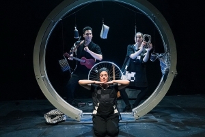 &laquo;&Mu;&iota;&alpha; &theta;&alpha;&upsilon;&mu;ά&sigma;&iota;&alpha; &eta;&mu;έ&rho;&alpha;&raquo; &alpha;&pi;ό &tau;&iota;&sigmaf; 5 &Nu;&omicron;&epsilon;&mu;&beta;&rho;ί&omicron;&upsilon; &sigma;&tau;&omicron; Studio &Mu;&alpha;&upsilon;&rho;&omicron;&mu;&iota;&chi;ά&lambda;&eta;