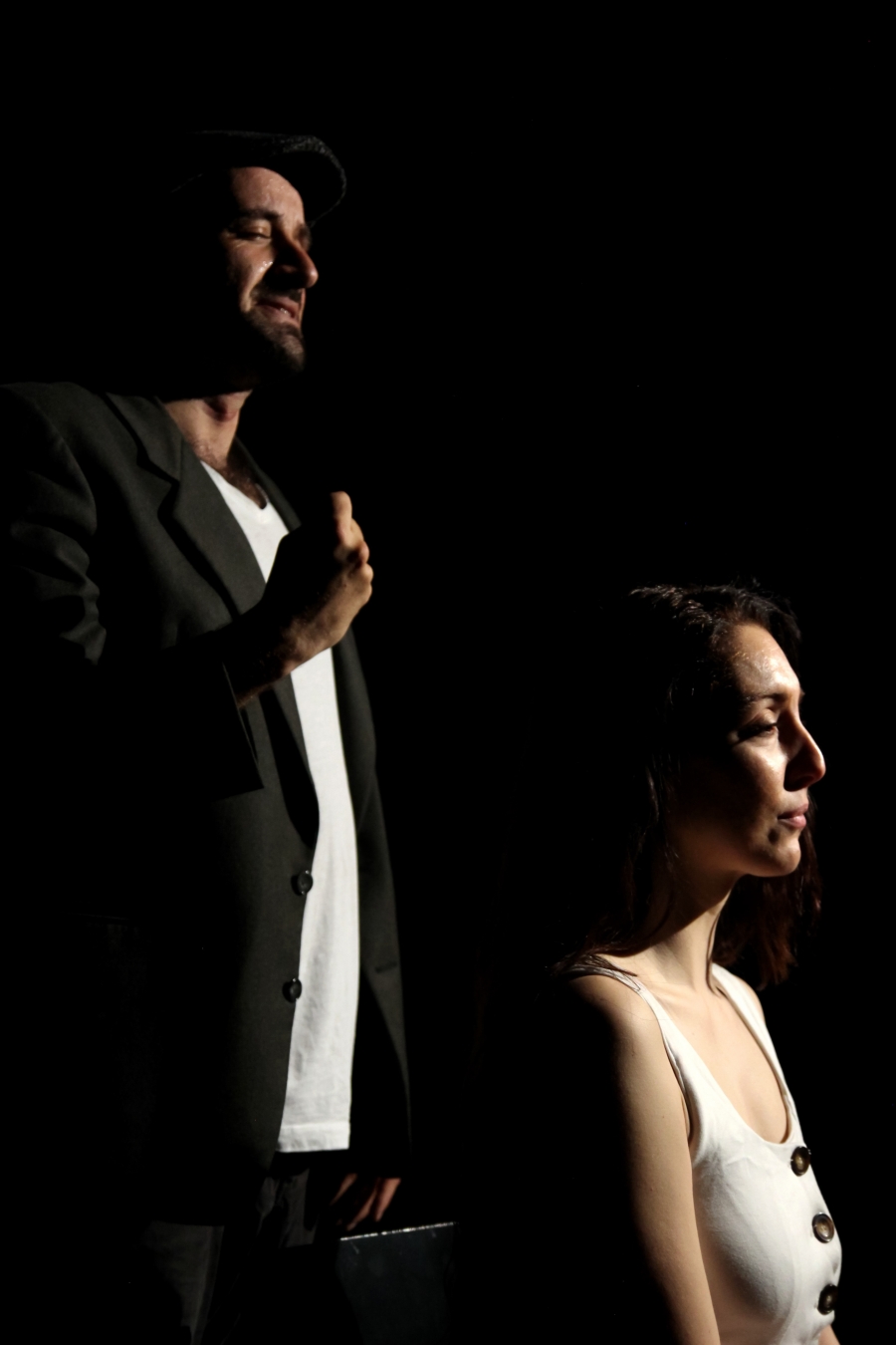 &laquo;&Omicron;&Iota;&Delta;&Iota;&Nu;&Omicron;&Upsilon;&Sigma;&raquo; &tau;&omicron;&upsilon; &Theta;&alpha;&nu;ά&sigma;&eta; &Tau;&rho;&iota;&alpha;&rho;ί&delta;&eta;  &sigma;&tau;&omicron; &Theta;&Epsilon;&Alpha;&Tau;&Rho;&Omicron; 104