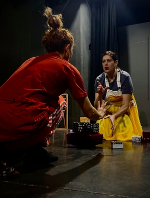 "&Alpha;&Gamma;&Alpha;&Pi;&Eta; &Epsilon;&Iota;&Nu;&Alpha;&Iota;" &Epsilon;&Nu;&Alpha; &Tau;&Rho;&Alpha;&Gamma;&Omicron;&Upsilon;&Delta;&Iota; &Pi;&Omicron;&Upsilon; &Chi;&Omicron;&Rho;&Epsilon;&Upsilon;&Epsilon;&Tau;&Alpha;&Iota; &Gamma;&Iota;&Alpha; &Theta;&Epsilon;&Alpha;&Tau;&Epsilon;&Sigma; &Alpha;&Pi;&Omicron; 6 &Mu;&Eta;&Nu;&Omega;&Nu; - STUDIO &Mu;&Alpha;&Upsilon;&Rho;&Omicron;&Mu;&Iota;&Chi;&Alpha;&Lambda;&Eta; &Alpha;&Pi;&Omicron; &Tau;&Iota;&Sigma; 6 &Delta;&Epsilon;&Kappa;&Epsilon;&Mu;&Beta;&Rho;&Iota;&Omicron;&Upsilon;