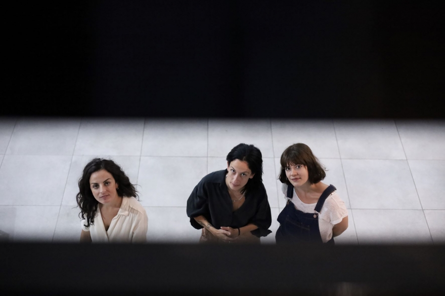 &Epsilon;&lambda;&epsilon;&upsilon;&theta;&epsilon;&rho;ί&alpha; &Epsilon;&iota;&sigmaf; &Theta;ά&nu;&alpha;&tau;&omicron;&nu;