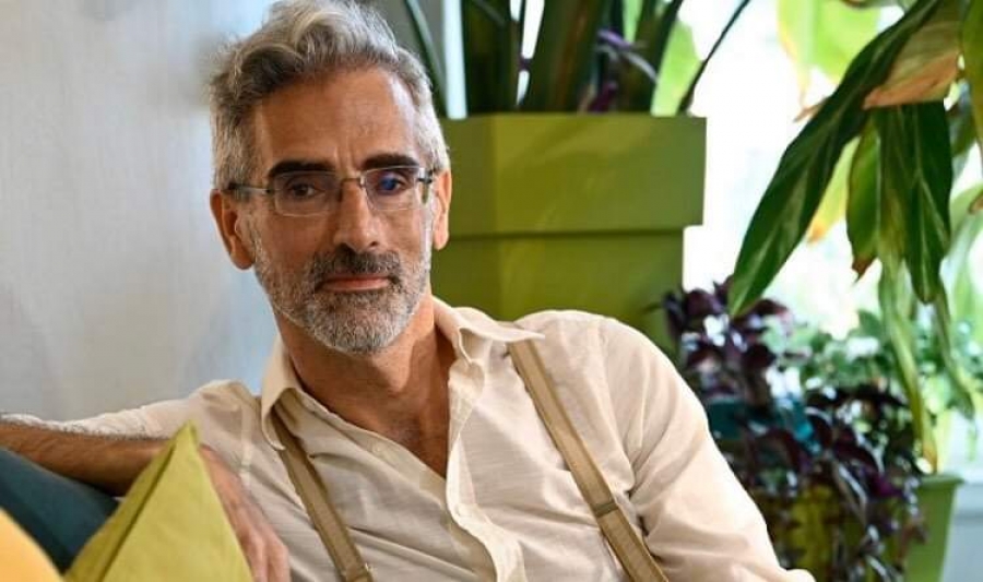 &Sigma;&upsilon;&nu;έ&nu;&tau;&epsilon;&upsilon;&xi;&eta; &tau;&omicron;&upsilon; &Lambda;ύ&omicron; &Kappa;&alpha;&lambda;&omicron;&beta;&upsilon;&rho;&nu;ά &sigma;&tau;&omicron; &theta;&epsilon;&alpha;&tau;&rho;&omicron;.gr &mu;&epsilon; &alpha;&phi;&omicron;&rho;&mu;ή &tau;&eta; &kappa;&upsilon;&kappa;&lambda;&omicron;&phi;&omicron;&rho;ί&alpha; &tau;&omicron;&upsilon; &nu;έ&omicron;&upsilon; &tau;&omicron;&upsilon; &beta;&iota;&beta;&lambda;ί&omicron;&upsilon; ''&Mu;&eta;&tau;έ&rho;&alpha; &mu;&eta;&delta;έ&nu; &pi;&alpha;&iota;&delta;&iota;ώ&nu;: &Eta; &mu;&eta;&tau;&rho;ό&tau;&eta;&tau;&alpha; &omega;&sigmaf; &epsilon;&pi;&iota;&lambda;&omicron;&gamma;ή ή &epsilon;&pi;&iota;&beta;&omicron;&lambda;ή''  -&Pi;&alpha;&rho;&omicron;&upsilon;&sigma;ί&alpha;&sigma;&eta; &kappa;&alpha;&iota; &kappa;&rho;&iota;&tau;&iota;&kappa;ή &tau;&omicron;&upsilon; &beta;&iota;&beta;&lambda;ί&omicron;&upsilon; &tau;&omicron;&upsilon; &alpha;&pi;ό &tau;&eta;&nu; &Kappa;&omicron;&iota;&nu;&omega;&nu;&iota;&omicron;&lambda;ό&gamma;&omicron; Έ&lambda;&lambda;&eta; &Delta;&iota;&alpha;&kappa;&omicron;&gamma;&iota;ά&nu;&nu;&eta;.