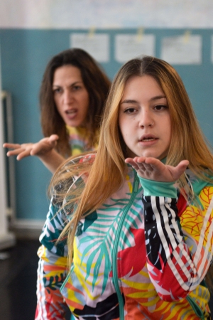 "&Phi;&alpha;&nu;&tau;&alpha;&sigma;&tau;&iota;&kappa;έ&sigmaf; &Gamma;&upsilon;&nu;&alpha;ί&kappa;&epsilon;&sigmaf;" - &Eta; &nu;έ&alpha; &pi;&alpha;&rho;ά&sigma;&tau;&alpha;&sigma;&eta; &tau;&omicron;&upsilon; &Kappa;&iota;&nu;&eta;&tau;ή&rho;&alpha; &Chi;&omicron;&rho;&omicron;&theta;έ&alpha;&mu;&alpha; | 21-23 &Alpha;&pi;&rho;&iota;&lambda;ί&omicron;&upsilon; &sigma;&tau;&omicron; &Theta;έ&alpha;&tau;&rho;&omicron; &Rho;&omicron;έ&sigmaf;