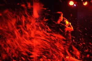 &Gamma;&iota;ώ&rho;&gamma;&omicron;&sigmaf; &Lambda;&iota;&beta;&alpha;&nu;ό&sigmaf; &kappa;&alpha;&iota; &ldquo;&Theta;&epsilon;&alpha;&tau;&rho;ί&nu;&omega;&nu; &Theta;&epsilon;&alpha;&tau;έ&sigmaf;&rdquo;, &mu;&iota;&alpha; &iota;&sigma;&tau;&omicron;&rho;ί&alpha; &alpha;&gamma;ά&pi;&eta;&sigmaf; &pi;&omicron;&upsilon; &alpha;&pi;&alpha;&theta;&alpha;&nu;&alpha;&tau;ί&zeta;&epsilon;&tau;&alpha;&iota; &delta;&iota;&alpha; &chi;&epsilon;&iota;&rho;ό&sigmaf; &Gamma;&iota;ά&nu;&nu;&eta; &Sigma;&omicron;&lambda;&delta;ά&tau;&omicron;&upsilon;!