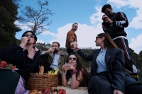 &laquo;Ά&lambda;&lambda;&alpha; &gamma;&iota;&alpha; &tau;&omicron;&nu; &Gamma;&lambda;ά&rho;&omicron; &delta;&epsilon; &gamma;&nu;&omega;&rho;ί&zeta;&omega;&raquo;: &pi;&rho;&epsilon;&mu;&iota;έ&rho;&alpha; 12 &Alpha;&pi;&rho;&iota;&lambda;ί&omicron;&upsilon; &sigma;&tau;&omicron; &Rho;&Epsilon;&Kappa;&Tau;&Iota;&Phi;&Iota;&Epsilon;
