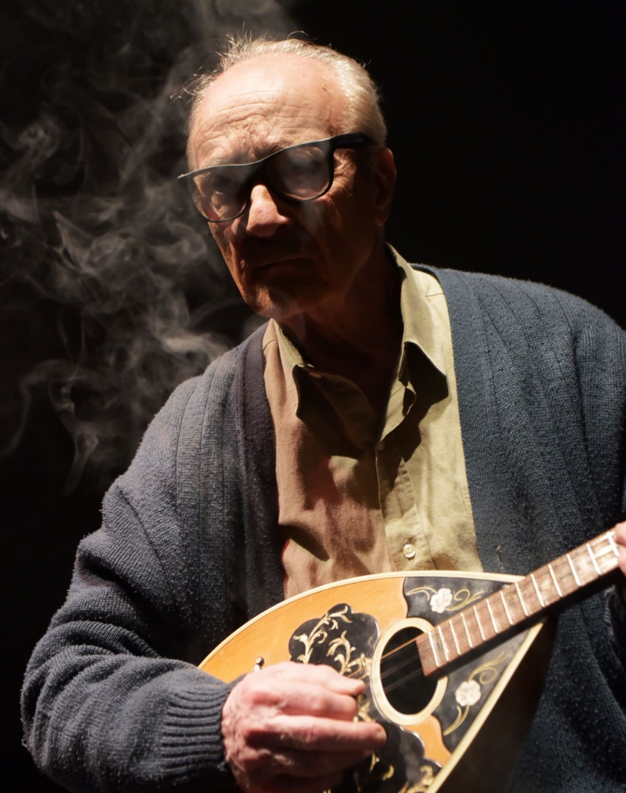 &Epsilon;&Gamma;&Omega;, &Omicron; &Mu;&Alpha;&Rho;&Kappa;&Omicron;&Sigma; &Beta;&Alpha;&Mu;&Beta;&Alpha;&Kappa;&Alpha;&Rho;&Eta;&Sigma;-&Theta;&Epsilon;&Alpha;&Tau;&Rho;&Omicron; &Sigma;&Tau;&Omicron;&Alpha;