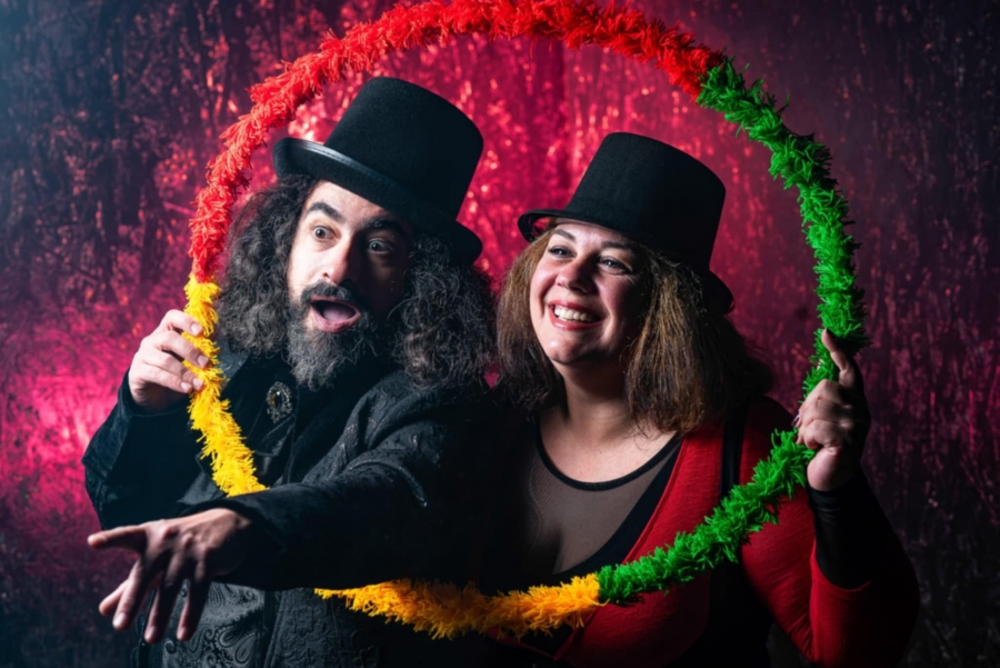 &laquo;&Eta; &Mu;&Alpha;&Chi;&Eta; &Tau;&Omega;&Nu; &Mu;&Alpha;&Gamma;&Omega;&Nu;&raquo; &Iota;&Iota; &Theta;&Epsilon;&Alpha;&Tau;&Rho;&Omicron; 2510 &Iota;&Iota; &Alpha;&pi;&omicron; &Kappa;&upsilon;&rho;&iota;&alpha;&kappa;ή 2/11