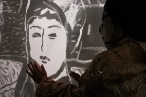 "&Sigma;&tau;&eta; &sigma;&kappa;&iota;ά &tau;&omicron;&upsilon; &Lambda;&omicron;ύ&sigma;&iota;&alpha;" &tau;&omicron;&upsilon; &Nu;ί&kappa;&omicron;&upsilon; &Chi;&omicron;&upsilon;&lambda;&iota;&alpha;&rho;ά &sigma;&tau;&omicron; &Theta;έ&alpha;&tau;&rho;&omicron; &Theta;&eta;&sigma;&epsilon;ί&omicron;&nu;