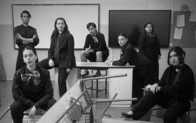 &Sigma;&upsilon;&nu;έ&nu;&tau;&epsilon;&upsilon;&xi;&eta; &mu;&epsilon; &tau;&omicron;&upsilon;&sigmaf;: &Phi;&rho;ύ&nu;&eta; &Alpha;&gamma;&rho;&alpha;&phi;&iota;ώ&tau;&eta; &Sigma;&pi;&alpha;&nu;&omicron;ύ&delta;&eta;, &Theta;ά&nu;&omicron; &Rho;&omicron;ύ&mu;&pi;&omicron;,&Beta;&alpha;&sigma;ί&lambda;&eta; &Tau;&sigma;&iota;ά&kappa;&alpha;,   &Lambda;&omicron;&upsilon;&kappa;ί&alpha; &Mu;&epsilon;ϊ&delta;ά&nu;&eta;, &Nu;ί&kappa;&eta; &Kappa;&omicron;&upsilon;&tau;&epsilon;&lambda;&iota;έ&rho;&eta;, &Delta;&eta;&mu;ή&tau;&rho;&alpha; &Lambda;&upsilon;&gamma;ή&rho;&omicron;&upsilon;, &Alpha;&gamma;&gamma;&epsilon;&rho;&omicron;ύ &Kappa;&omicron;&upsilon;&lambda;&omicron;&upsilon;&lambda;ί&alpha; &mu;&epsilon; &alpha;&phi;&omicron;&rho;&mu;&eta; &tau;&eta;&nu; &pi;&alpha;&rho;ά&sigma;&tau;&alpha;&sigma;&eta; &laquo;&Delta;&Epsilon;&Sigma;&Pi;&Omicron;&Iota;&Nu;&Iota;&Sigma; &Mu;&Alpha;&Rho;&Gamma;&Alpha;&Rho;&Iota;&Tau;&Alpha;&raquo; &tau;&omicron;&upsilon; &Rho;&omicron;&mu;&pi;έ&rho;&tau;&omicron; &Alpha;&tau;ά&iota;&nu;&tau;&epsilon; &pi;&omicron;&upsilon; &alpha;&nu;&epsilon;&beta;&alpha;ί&nu;&epsilon;&iota; &sigma;&tau;&omicron; &Theta;έ&alpha;&tau;&rho;&omicron; &Alpha;&lambda;&kappa;&mu;ή&nu;&eta;