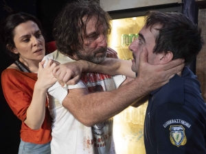 Ά&gamma;&rho;&iota;&omicron;&sigmaf; &sigma;&pi;ό&rho;&omicron;&sigmaf; &sigma;&tau;&omicron; &theta;έ&alpha;&tau;&rho;&omicron; &Mu;&iota;&kappa;&rho;ό &Chi;&omicron;&rho;&nu;