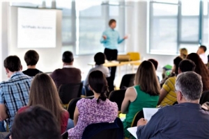 &mu;&epsilon;&tau;&alpha;&pi;&tau;&upsilon;&chi;&iota;&alpha;&kappa;ό &pi;&rho;ό&gamma;&rho;&alpha;&mu;&mu;&alpha; &pi;&omicron;&upsilon; &pi;&rho;&omicron;&sigma;&phi;έ&rho;&epsilon;&iota; &epsilon;&xi;&epsilon;&iota;&delta;ί&kappa;&epsilon;&upsilon;&sigma;&eta; &sigma;&tau;&eta;&nu; &ldquo;&Alpha;&xi;&iota;&omicron;&lambda;ό&gamma;&eta;&sigma;&eta; &sigma;&tau;&eta;&nu; &Epsilon;&kappa;&pi;&alpha;ί&delta;&epsilon;&upsilon;&sigma;&eta;&rdquo;