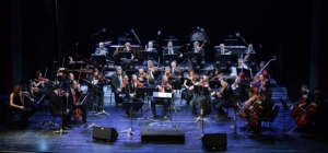 &Tau;&omicron; &rho;&omicron;&kappa; &epsilon;&nu;ώ&nu;&epsilon;&iota; &tau;&omicron;&upsilon;&sigmaf; &lambda;&alpha;&omicron;ύ&sigmaf;