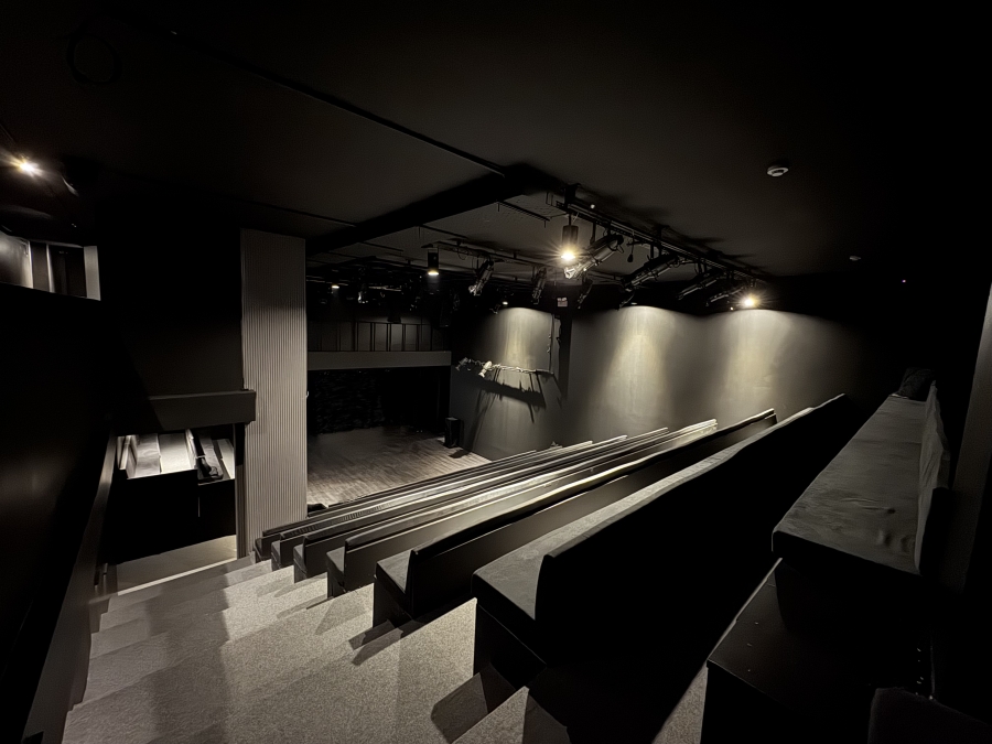 &Theta;έ&alpha;&tau;&rho;&omicron; &Mu;&alpha;&beta;ί&lambda;&eta; - Έ&nu;&alpha; &nu;έ&omicron; &theta;έ&alpha;&tau;&rho;&omicron; &sigma;&tau;&eta;&nu; &kappa;&alpha;&rho;&delta;&iota;ά &tau;&eta;&sigmaf; &Alpha;&theta;ή&nu;&alpha;&sigmaf;