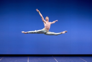 &Omicron;&iota; &kappa;&omicron;&rho;&upsilon;&phi;&alpha;ί&omicron;&iota; &chi;&omicron;&rho;&epsilon;&upsilon;&tau;έ&sigmaf; &tau;&omicron;&upsilon; &kappa;ό&sigma;&mu;&omicron;&upsilon; έ&rho;&chi;&omicron;&nu;&tau;&alpha;&iota; &sigma;&tau;&omicron; &Eta;&rho;ώ&delta;&epsilon;&iota;&omicron; &gamma;&iota;&alpha; &tau;&omicron; &mu;&epsilon;&gamma;&alpha;&lambda;ύ&tau;&epsilon;&rho;&omicron; GALA &mu;&pi;&alpha;&lambda;έ&tau;&omicron;&upsilon; &tau;&eta;&sigmaf; &chi;&rho;&omicron;&nu;&iota;ά&sigmaf;