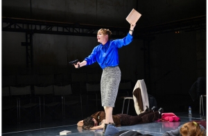 &Epsilon;ί&delta;&alpha;&mu;&epsilon; &tau;&eta;&nu; &pi;&alpha;&rho;ά&sigma;&tau;&alpha;&sigma;&eta; &Eta; &mu;έ&rho;&alpha; &tau;&eta;&sigmaf; &phi;&omicron;ύ&sigma;&tau;&alpha;&sigmaf;  &sigma;&tau;&omicron; &theta;έ&alpha;&tau;&rho;&omicron; &Delta;ί&pi;&upsilon;&lambda;&omicron;&nu;