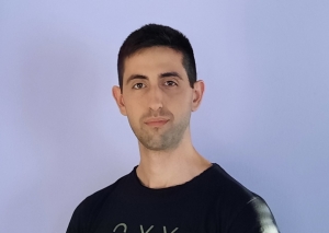 &Sigma;&upsilon;&nu;έ&nu;&tau;&epsilon;&upsilon;&xi;&eta; &tau;&omicron;&upsilon; &Pi;ά&nu;&omicron;&upsilon; &Kappa;&omicron;&rho;&omicron;&gamma;&iota;&alpha;&nu;&nu;ά&kappa;&eta;, &sigma;&tau;&omicron; &theta;&epsilon;&alpha;&tau;&rho;&omicron;.gr &mu;&epsilon; &alpha;&phi;&omicron;&rho;&mu;ή &tau;&eta;&nu; &pi;&alpha;&rho;ά&sigma;&tau;&alpha;&sigma;&eta; "&Phi;&tau;&iota;ά&xi;&epsilon; &tau;&eta; &delta;&upsilon;&sigma;&tau;&upsilon;&chi;ί&alpha; &sigma;&omicron;&upsilon; &mu;ό&nu;&omicron;&sigmaf; &sigma;&omicron;&upsilon;&raquo; &sigma;&tau;&omicron; &Mu;&pi;ά&gamma;&kappa;&epsilon;&iota;&omicron;&nu; &Xi;&epsilon;&nu;&omicron;&delta;&omicron;&chi;&epsilon;ί&omicron;.