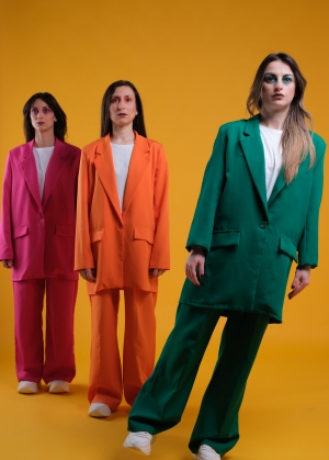 "MACROKOSMOS" &tau;&eta;&sigmaf; &Alpha;&lambda;&epsilon;&xi;ά&nu;&delta;&rho;&alpha;&sigmaf; &Tau;&sigma;ό&mu;&pi;&omicron;&upsilon; &sigma;&tau;&omicron; &Theta;έ&alpha;&tau;&rho;&omicron; 104 | &Pi;&rho;&epsilon;&mu;&iota;έ&rho;&alpha; &Tau;&epsilon;&tau;ά&rho;&tau;&eta; 3 &Mu;&alpha;ΐ&omicron;&upsilon;