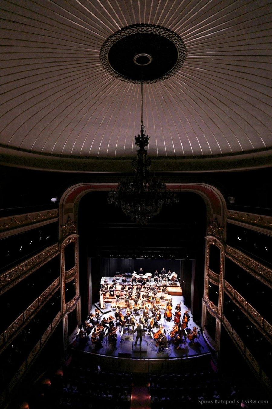 &Chi;&Rho;&Iota;&Sigma;&Tau;&Omicron;&Upsilon;&Gamma;&Epsilon;&Nu;&Nu;&Alpha; &sigma;&tau;&omicron; &Delta;&eta;&mu;&omicron;&tau;&iota;&kappa;ό &Theta;έ&alpha;&tau;&rho;&omicron; &Pi;&epsilon;&iota;&rho;&alpha;&iota;ά
