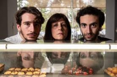 &Epsilon;ί&delta;&alpha;&mu;&epsilon; &tau;&eta;&nu; &pi;&alpha;&rho;ά&sigma;&tau;&alpha;&sigma;&eta; Ό&nu;&epsilon;&iota;&rho;&alpha; &gamma;&lambda;&upsilon;&kappa;ά &sigma;&tau;&omicron; &theta;έ&alpha;&tau;&rho;&omicron; &Tau;ό&pi;&omicron;&sigmaf; &Alpha;&lambda;&lambda;&omicron;ύ