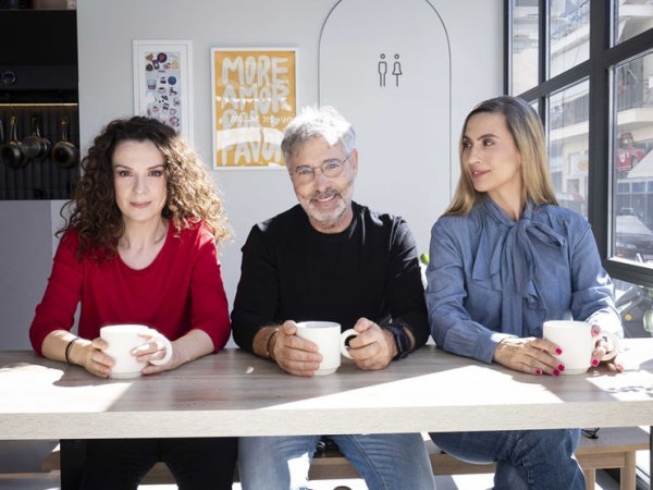 &Epsilon;ί&delta;&alpha;&mu;&epsilon; &tau;&eta;&nu; &pi;&alpha;&rho;ά&sigma;&tau;&alpha;&sigma;&eta; &Sigma;&epsilon; &beta;&lambda;έ&pi;&omega; &sigma;&tau;&omicron; &Mu;&iota;&kappa;&rho;ό &Pi;&alpha;&lambda;&lambda;ά&sigmaf;