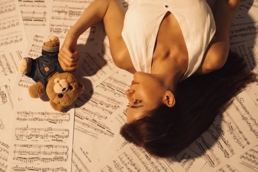 &Epsilon;ί&delta;&alpha;&mu;&epsilon; &tau;&eta;&nu; &pi;&alpha;&rho;ά&sigma;&tau;&alpha;&sigma;&eta; &laquo;&Epsilon;ί&sigma;&alpha;&iota; &mu;&omicron;&upsilon;&sigma;&iota;&kappa;ή&raquo; | &Theta;έ&alpha;&tau;&rho;&omicron; Nous