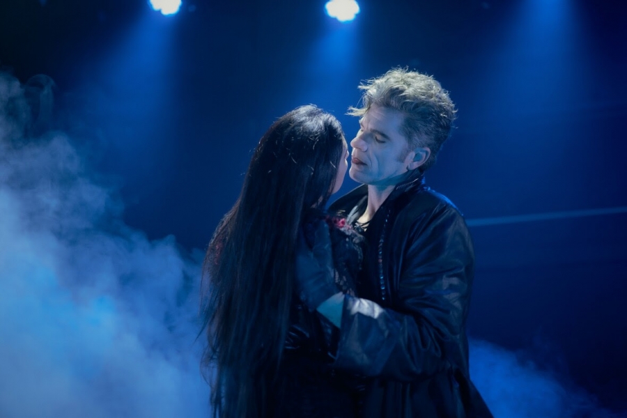 "&Kappa;&omicron;&upsilon;&alpha;&rho;&tau;έ&tau;&omicron;" &tau;&omicron;&upsilon; &Chi;ά&iota;&nu;&epsilon;&rho; &Mu;ύ&lambda;&lambda;&epsilon;&rho; &sigma;&tau;&omicron; &Theta;έ&alpha;&tau;&rho;&omicron; "&Alpha;&pi;ό &Mu;&eta;&chi;&alpha;&nu;ή&sigmaf;"