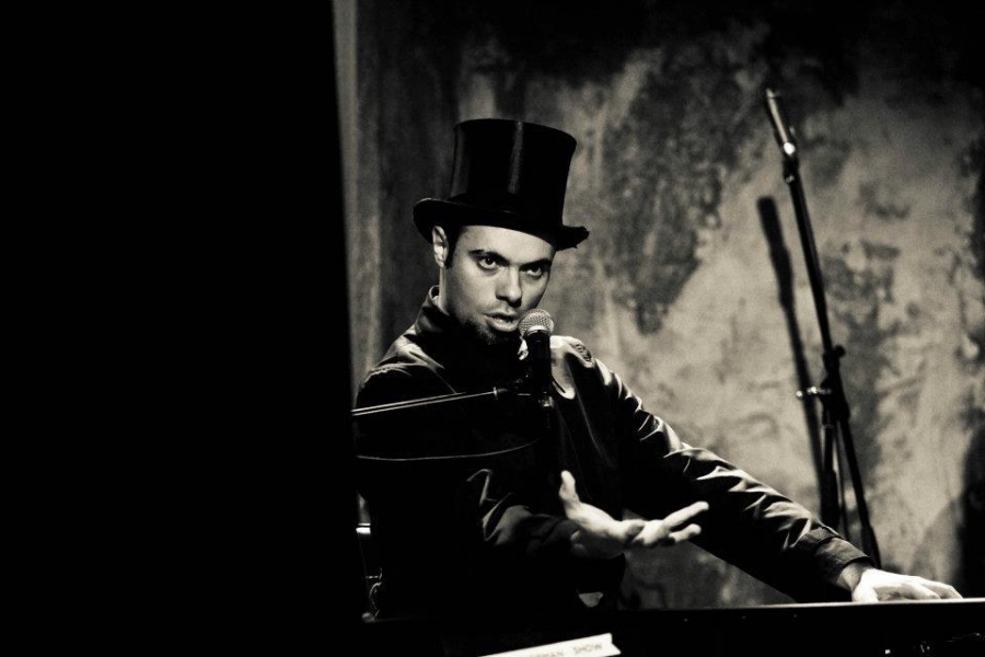 Tenorman / Red Jasper / &alpha;&pi;ό 4 &Nu;&omicron;&epsilon;&mu;&beta;&rho;ί&omicron;&upsilon;