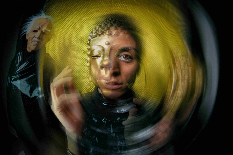 ROBA - M&iota;&alpha; &pi;&alpha;&rho;ά&sigma;&tau;&alpha;&sigma;&eta; &sigma;&omega;&mu;&alpha;&tau;&iota;&kappa;&omicron;ύ &theta;&epsilon;ά&tau;&rho;&omicron;&upsilon; &sigma;&epsilon; &iota;&delta;έ&alpha; &amp; &sigma;ύ&lambda;&lambda;&eta;&psi;&eta; &tau;&eta;&sigmaf; &omicron;&mu;ά&delta;&alpha;&sigmaf; JEUDi