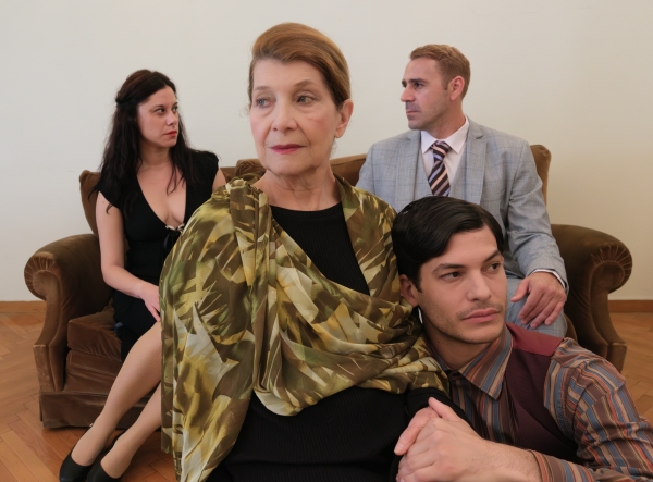 &Epsilon;ί&delta;&alpha;&mu;&epsilon; &tau;&eta;&nu; &pi;&alpha;&rho;ά&sigma;&tau;&alpha;&sigma;&eta; &laquo;&Eta; &sigma;&kappa;&iota;ά &tau;&omicron;&upsilon; &Mu;&alpha;&rho;&tau;&raquo; &sigma;&tau;&omicron; &theta;έ&alpha;&tau;&rho;&omicron; &Alpha;&rho;&gamma;ώ.