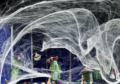 "SLAVA'S SNOWSHOW" - &Tau;&Epsilon;&Tau;&Alpha;&Rho;&Tau;&Eta; 5 &Epsilon;&Omega;&Sigma; &Kappa;&Upsilon;&Rho;&Iota;&Alpha;&Kappa;&Eta; 9 &Alpha;&Pi;&Rho;&Iota;&Lambda;&Iota;&Omicron;&Upsilon; &Sigma;&Tau;&Omicron; &Pi;&Alpha;&Lambda;&Lambda;&Alpha;&Sigma;
