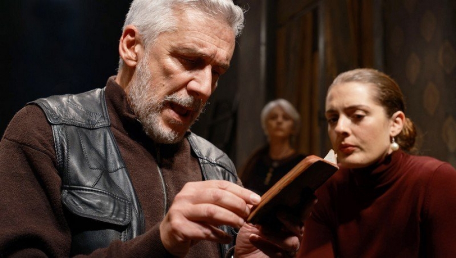 &Epsilon;ί&delta;&alpha;&mu;&epsilon; &tau;&eta;&nu; &pi;&alpha;&rho;ά&sigma;&tau;&alpha;&sigma;&eta; &laquo;&Eta; &Rho;ά&beta;&delta;&omicron;&sigmaf;&raquo; &sigma;&tau;&omicron; &Theta;έ&alpha;&tau;&rho;&omicron; &Omicron;&delta;&omicron;ύ &Kappa;&upsilon;&kappa;&lambda;ά&delta;&omega;&nu; &laquo;&Lambda;&epsilon;&upsilon;&tau;έ&rho;&eta;&sigmaf; &Beta;&omicron;&gamma;&iota;&alpha;&tau;&zeta;ή&sigmaf;&raquo;