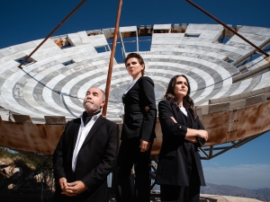 &ldquo;&Alpha;&pi;ό&rho;&rho;&eta;&tau;&omicron;&rdquo; - &delta;&epsilon;ύ&tau;&epsilon;&rho;&eta; &chi;&rho;&omicron;&nu;&iota;ά &epsilon;&pi;&iota;&tau;&upsilon;&chi;ί&alpha;&sigmaf; - &alpha;&pi;ό 20 &Omicron;&kappa;&tau;&omega;&beta;&rho;ί&omicron;&upsilon; &sigma;&tau;&omicron; &Theta;έ&alpha;&tau;&rho;&omicron; &Delta;&iota;ά&nu;&alpha; &kappa;ά&theta;&epsilon; &Delta;&epsilon;&upsilon;&tau;έ&rho;&alpha; &kappa;&alpha;&iota; &Tau;&rho;ί&tau;&eta;