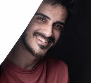 &Sigma;&upsilon;&nu;έ&nu;&tau;&epsilon;&upsilon;&xi;&eta; &tau;&omicron;&upsilon; &sigma;&kappa;&eta;&nu;&omicron;&theta;έ&tau;&eta; &Epsilon;ύ&theta;&upsilon;&mu;&eta; &Chi;&rho;ή&sigma;&tau;&omicron;&upsilon; &mu;&epsilon; &alpha;&phi;&omicron;&rho;&mu;ή &tau;&eta;&nu; &pi;&alpha;&rho;ά&sigma;&tau;&alpha;&sigma;&eta; &ldquo;Vincent &ndash; &Alpha;ί&mu;&alpha; &sigma;&tau;&omicron; &chi;&iota;ό&nu;&iota;&rdquo; &sigma;&tau;&omicron; &theta;έ&alpha;&tau;&rho;&omicron; &ldquo;&Tau;&rho;&alpha;ί&nu;&omicron; &sigma;&tau;&omicron; &Rho;&omicron;&upsilon;&phi;&rdquo;.