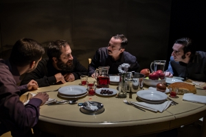 &laquo;&hellip;&kappa;&alpha;&lambda;ά, &epsilon;&sigma;ύ &sigma;&kappa;&omicron;&tau;ώ&theta;&eta;&kappa;&epsilon;&sigmaf; &nu;&omega;&rho;ί&sigmaf;&raquo;