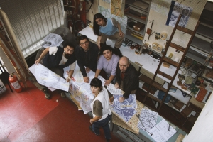 &Tau;&alpha; &Sigma;&pi;ί&tau;&iota;&alpha; &Alpha;&lambda;&lambda;ά&zeta;&omicron;&upsilon;&nu; &Theta;έ&sigma;&eta; &Tau;&eta; &Nu;ύ&chi;&tau;&alpha; &alpha;&pi;ό &tau;&eta;&nu; &Epsilon;&tau;&alpha;&iota;&rho;&epsilon;ί&alpha; &theta;&epsilon;ά&tau;&rho;&omicron;&upsilon; &Tau;&Rho;&Omicron;&Chi;&Iota;&Epsilon;&Sigma;