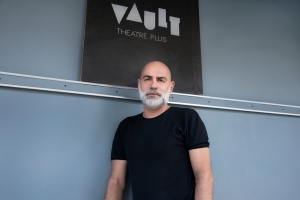 &Theta;&epsilon;&alpha;&tau;&rho;&iota;&kappa;ά &epsilon;&rho;&gamma;&alpha;&sigma;&tau;ή&rho;&iota;&alpha; &alpha;&pi;ό &tau;&eta;&nu; &Delta;&eta;&mu;ή&tau;&rho;&eta; &Kappa;&alpha;&rho;&alpha;&tau;&zeta;&iota;ά &sigma;&tau;&omicron; Vault