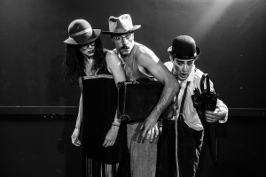 &Epsilon;ί&delta;&alpha;&mu;&epsilon; &tau;&eta;&nu; &pi;&alpha;&rho;ά&sigma;&tau;&alpha;&sigma;&eta; &laquo;&Pi;&epsilon;&rho;&iota;&omicron;&delta;&epsilon;ύ&omega;&nu; &theta;ί&alpha;&sigma;&omicron;&sigmaf;&raquo; &sigma;&tau;&omicron; &theta;έ&alpha;&tau;&rho;&omicron; &Epsilon;&lambda;έ&rho;