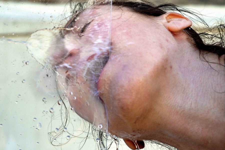 "&Mu;&Eta;&Nu; &Kappa;&Lambda;&Alpha;&Iota;&Sigma; &Rho;&Epsilon; &Gamma;&Omicron;&Rho;&Gamma;&Omicron;&Nu;&Alpha;" &alpha;&pi;ό &tau;&eta;&nu; Tsopan Theatre Company &sigma;&tau;&omicron; &Theta;έ&alpha;&tau;&rho;&omicron; &Iota;&Sigma;&Omicron;&Nu; &gamma;&iota;&alpha; 4 &mu;ό&nu;&omicron; &pi;&alpha;&rho;&alpha;&sigma;&tau;ά&sigma;&epsilon;&iota;&sigmaf;