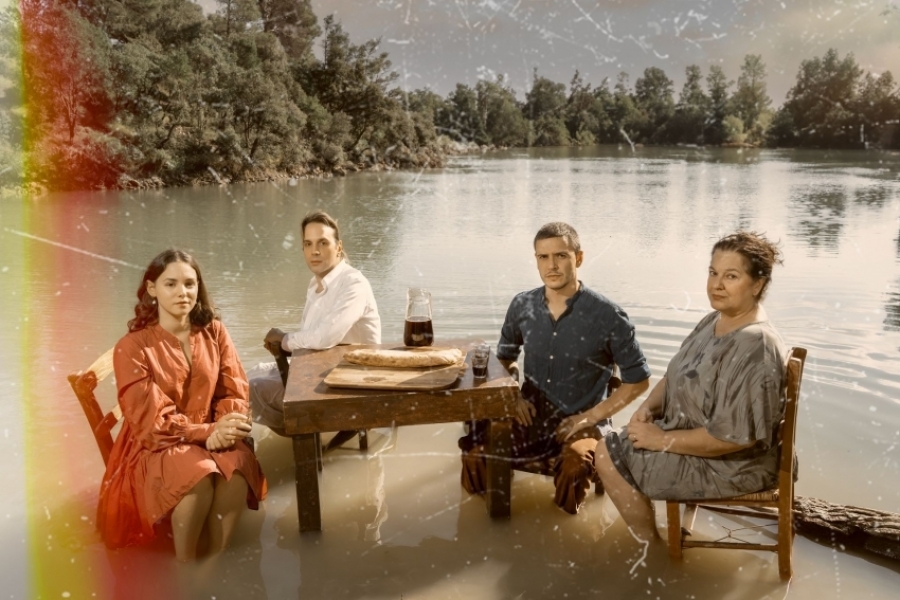 &Epsilon;ί&delta;&alpha;&mu;&epsilon; &tau;&omicron; &Gamma;ά&lambda;&alpha; &tau;&omicron;&upsilon; &Beta;&alpha;&sigma;ί&lambda;&eta; &Kappa;&alpha;&tau;&sigma;&iota;&kappa;&omicron;&nu;&omicron;ύ&rho;&eta; &sigma;&tau;&omicron; &theta;έ&alpha;&tau;&rho;&omicron; &Sigma;&tau;&alpha;&theta;&mu;ό&sigmaf;