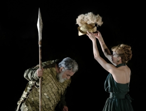 "&Eta;&lambda;έ&kappa;&tau;&rho;&alpha;" &alpha;&pi;ό &tau;&omicron; &Theta;έ&alpha;&tau;&rho;&omicron; "&Pi;&omicron;&rho;&epsilon;ί&alpha;" - Έ&rho;&chi;&epsilon;&tau;&alpha;&iota; &sigma;&tau;&eta;&nu; &Alpha;&tau;&tau;&iota;&kappa;ή