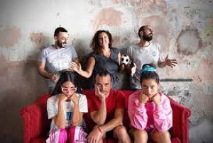 &Epsilon;ί&delta;&alpha;&mu;&epsilon; &tau;&omicron; &laquo;&Epsilon;ί&mu;&alpha;&sigma;&tau;&epsilon; &Pi;ά&tau;&sigma;&iota;&raquo; &sigma;&tau;&omicron; &Sigma;ύ&gamma;&chi;&rho;&omicron;&nu;&omicron; &Theta;έ&alpha;&tau;&rho;&omicron; / We saw Let&rsquo;s Call It Square at Sygchrono Theatro (Contemporary Theatre)